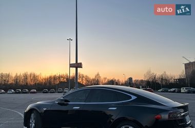 Лифтбек Tesla Model S 2014 в Львове