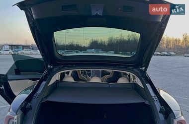 Лифтбек Tesla Model S 2014 в Львове