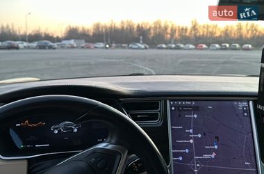 Лифтбек Tesla Model S 2014 в Львове