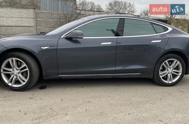 Лифтбек Tesla Model S 2015 в Харькове