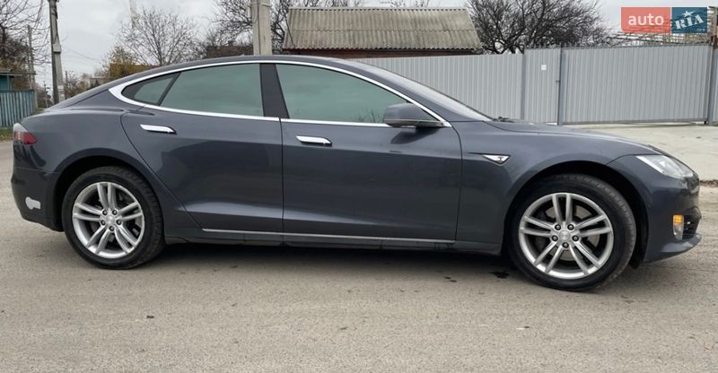 Лифтбек Tesla Model S 2015 в Харькове
