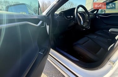 Лифтбек Tesla Model S 2018 в Киеве