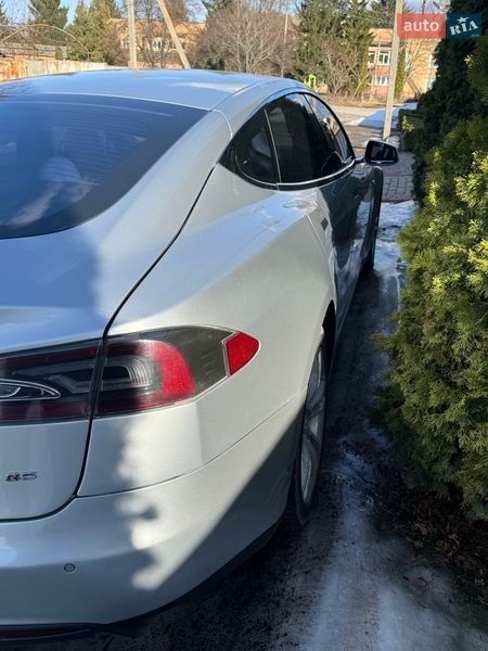 Ліфтбек Tesla Model S 2014 в Прилуках