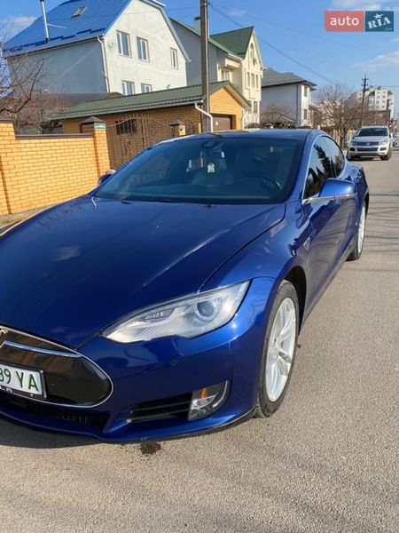 Ліфтбек Tesla Model S 2015 в Хмельницькому