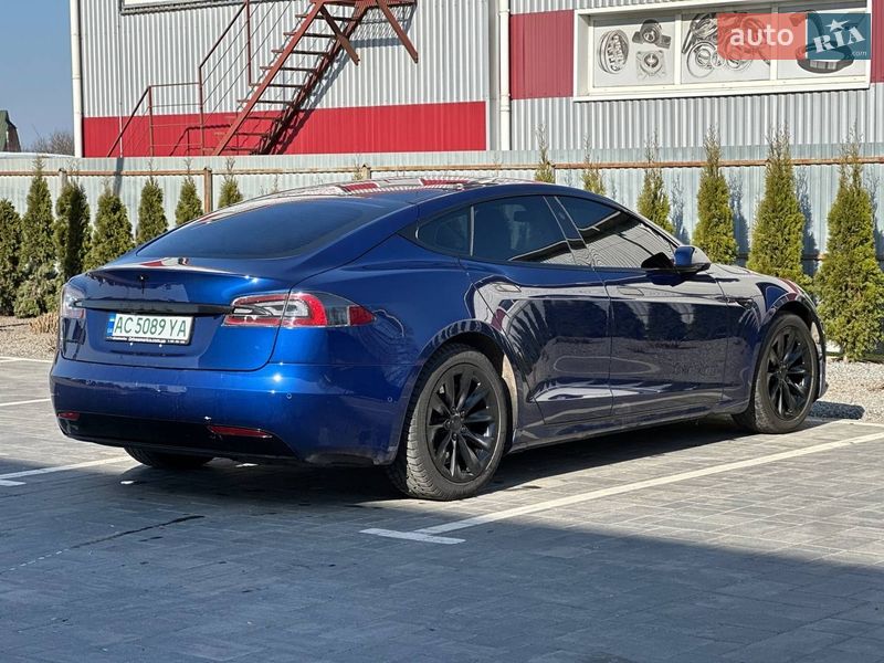 Ліфтбек Tesla Model S 2017 в Луцьку