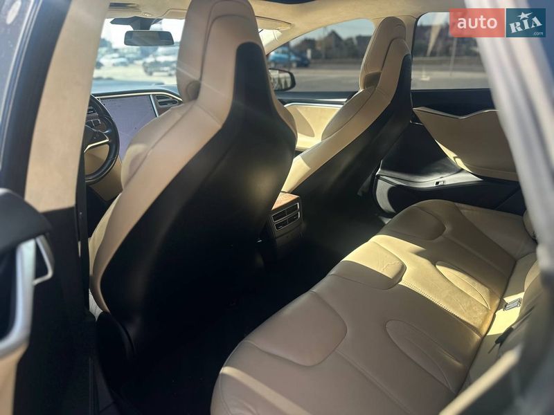 Ліфтбек Tesla Model S 2017 в Луцьку