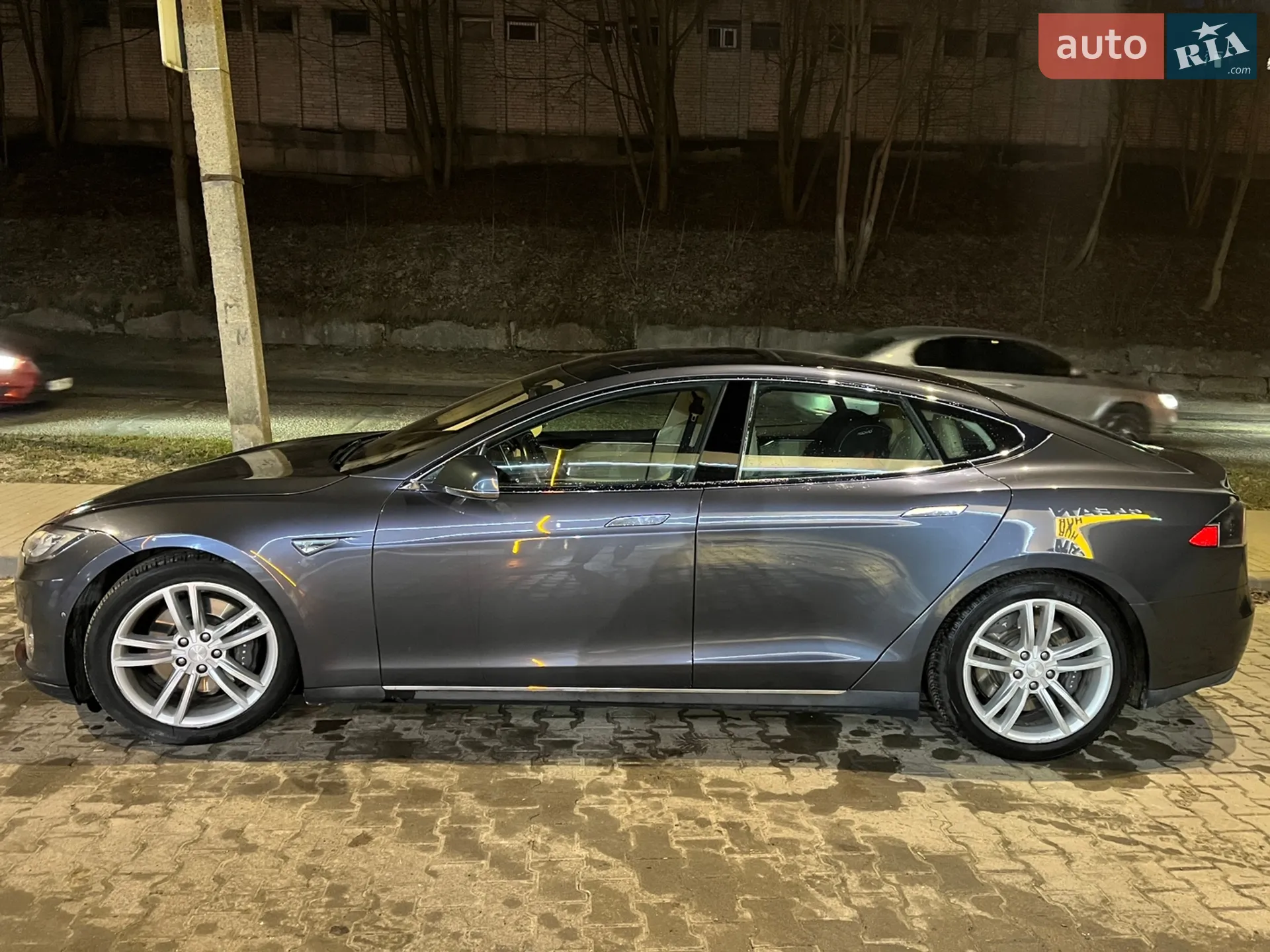 2015 Tesla Model S - мініатюра 3