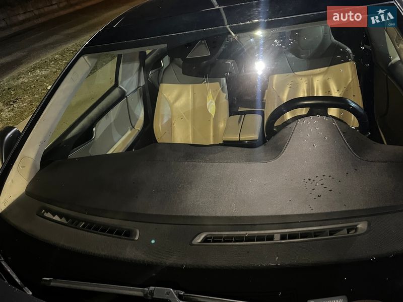 Лифтбек Tesla Model S 2015 в Львове