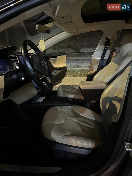 Лифтбек Tesla Model S 2015 в Львове фото 14 Лифтбек Tesla Model S 2015 в Львове