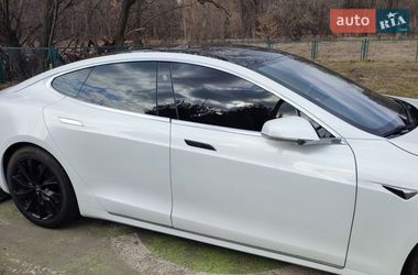 Лифтбек Tesla Model S 2017 в Киеве