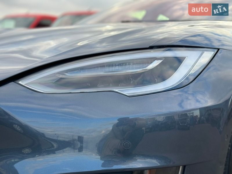 Ліфтбек Tesla Model S 2017 в Києві