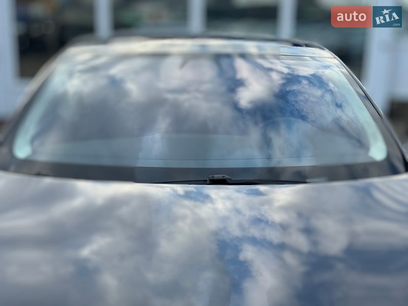 Ліфтбек Tesla Model S 2017 в Києві