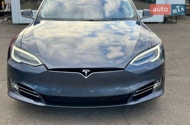Лифтбек Tesla Model S 2017 в Киеве