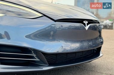 Лифтбек Tesla Model S 2017 в Киеве
