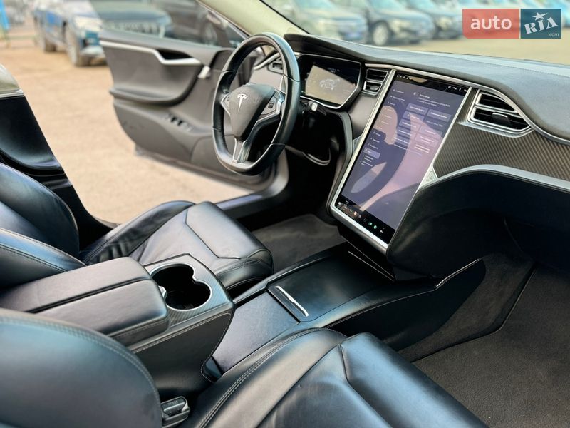 Ліфтбек Tesla Model S 2017 в Києві