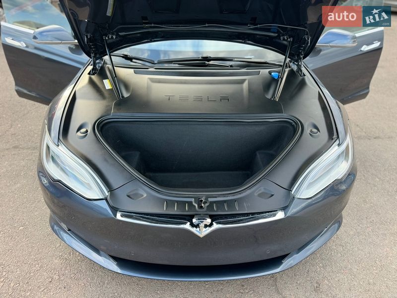 Ліфтбек Tesla Model S 2017 в Києві