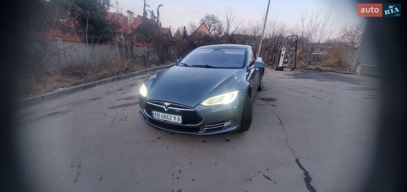 Лифтбек Tesla Model S 2014 в Виннице фото 16 Лифтбек Tesla Model S 2014 в Виннице