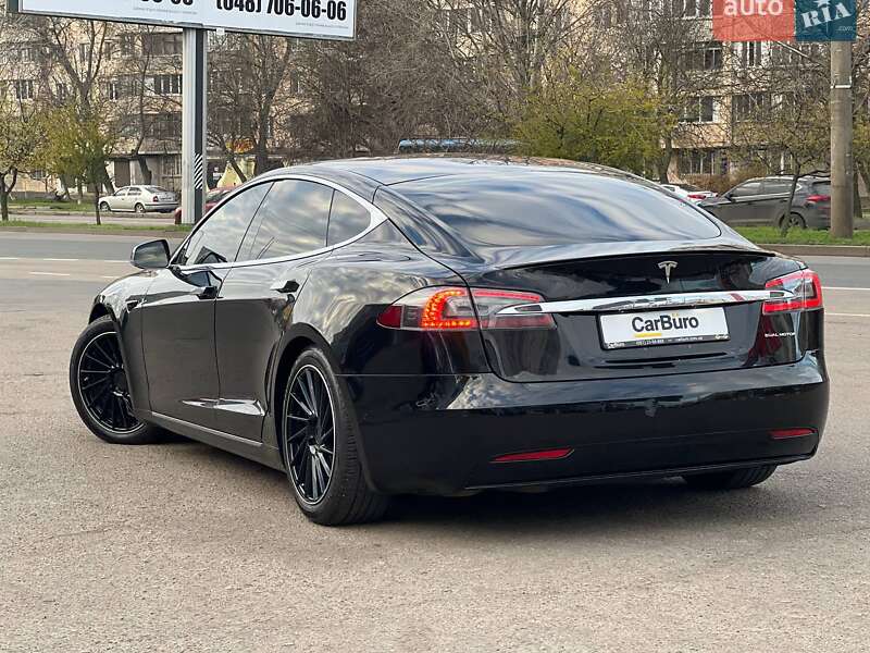 Лифтбек Tesla Model S 2019 в Одессе