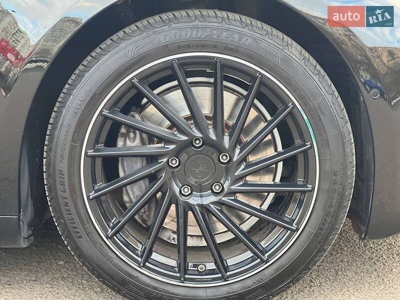 Лифтбек Tesla Model S 2019 в Одессе