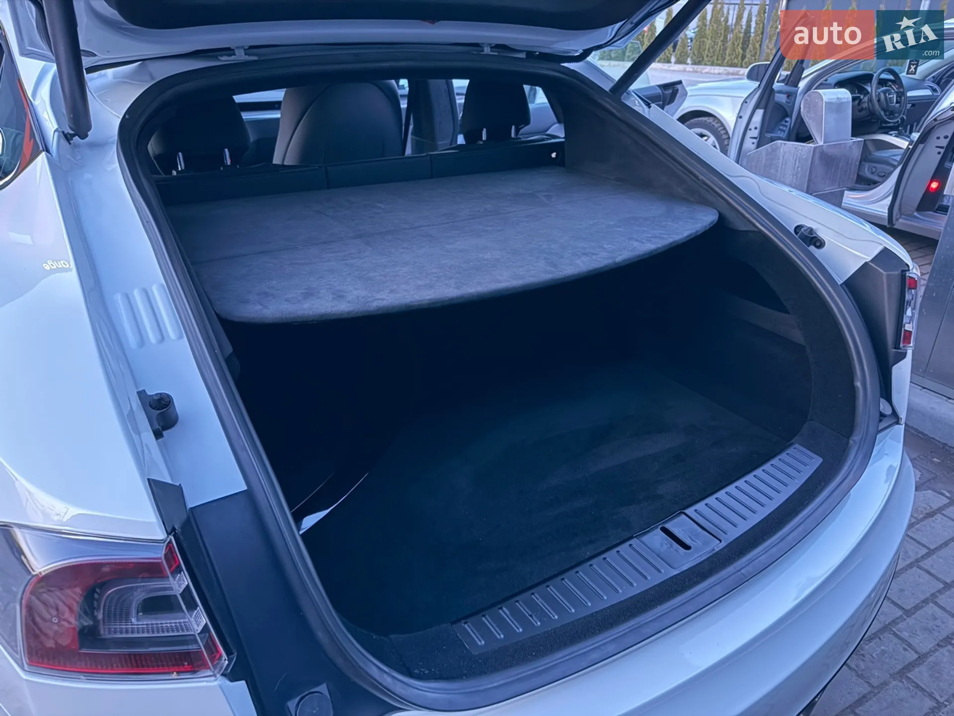 2022 Tesla Model S - мініатюра 17