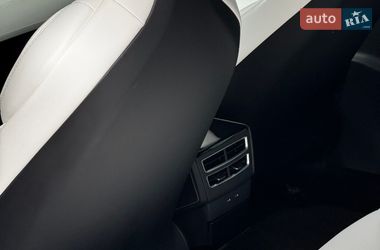 Лифтбек Tesla Model S 2017 в Киеве