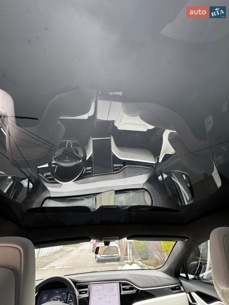 Лифтбек Tesla Model S 2017 в Киеве фото 15 Лифтбек Tesla Model S 2017 в Киеве