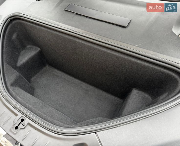 Лифтбек Tesla Model S 2017 в Киеве фото 25 Лифтбек Tesla Model S 2017 в Киеве