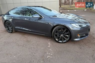 Лифтбек Tesla Model S 2020 в Кривом Роге