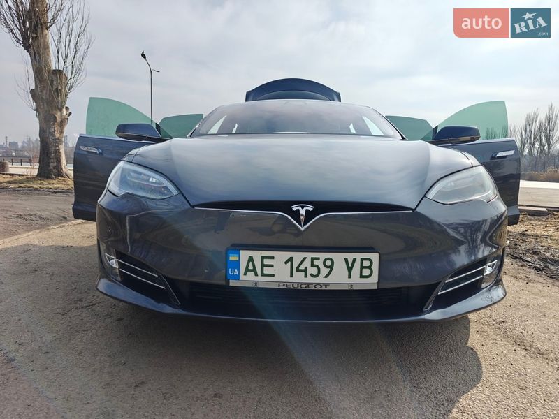 Ліфтбек Tesla Model S 2020 в Кривому Розі