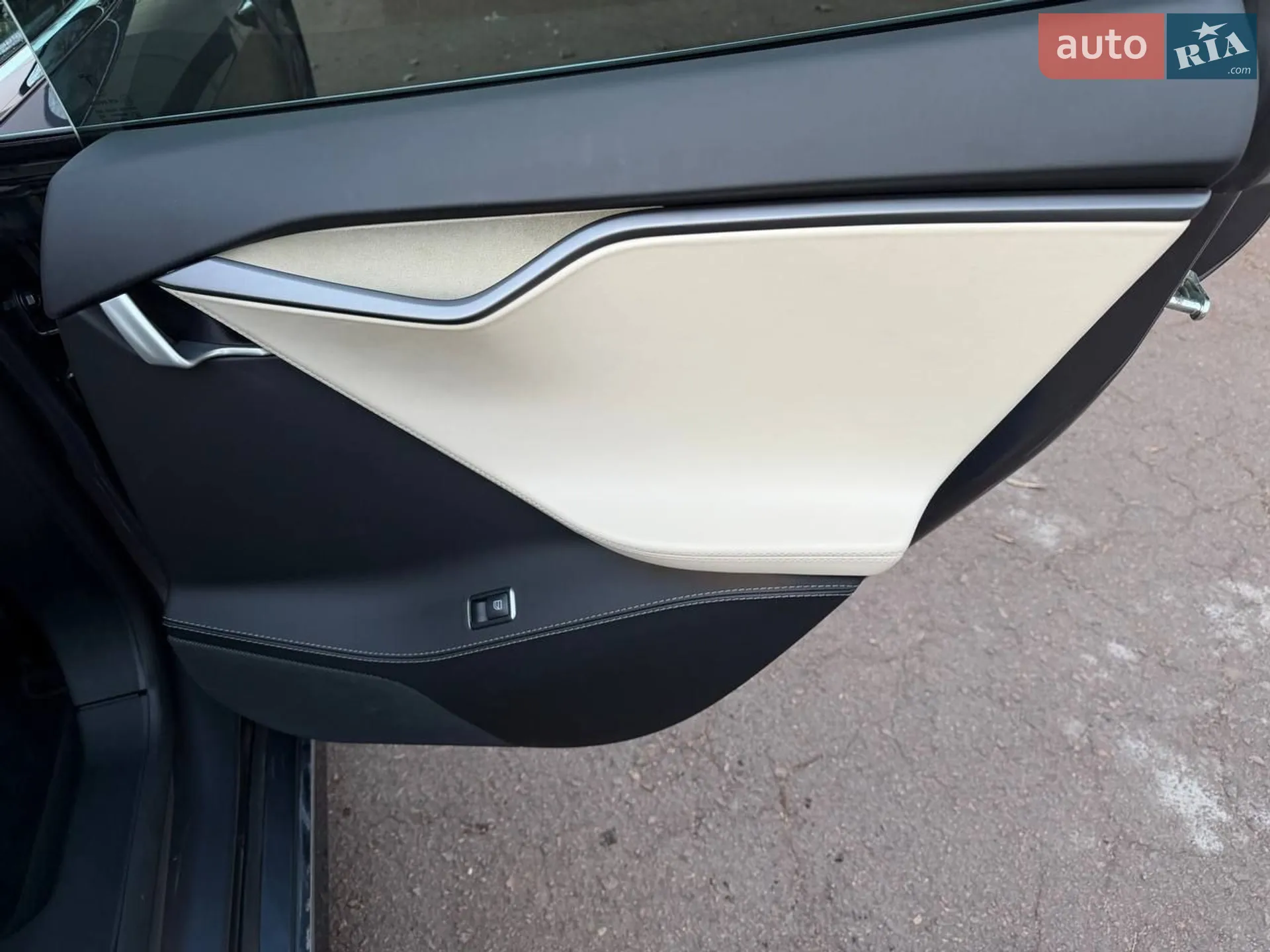 2020 Tesla Model S - мініатюра 19