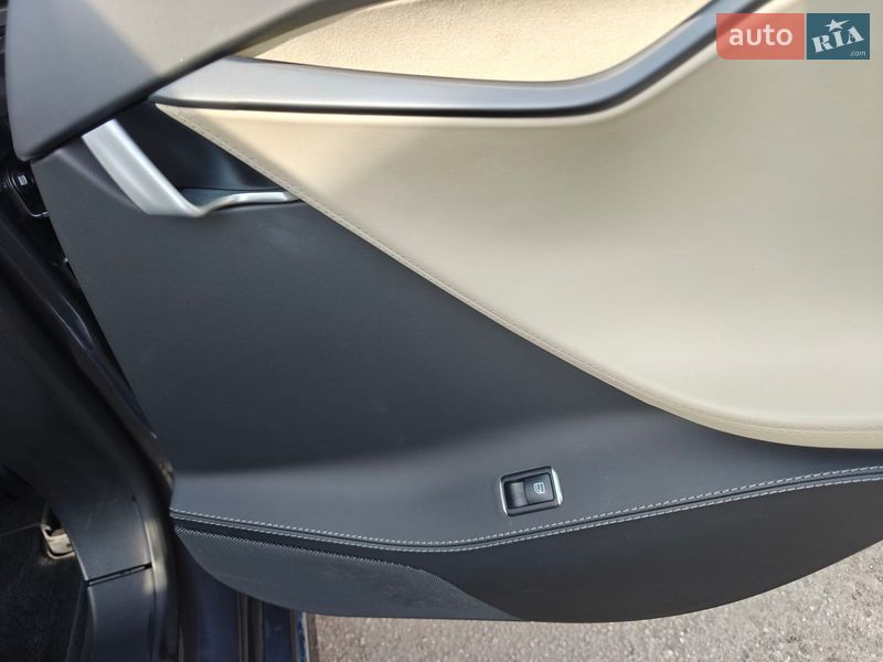 Ліфтбек Tesla Model S 2020 в Кривому Розі