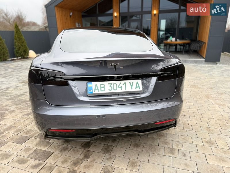 Лифтбек Tesla Model S 2021 в Виннице