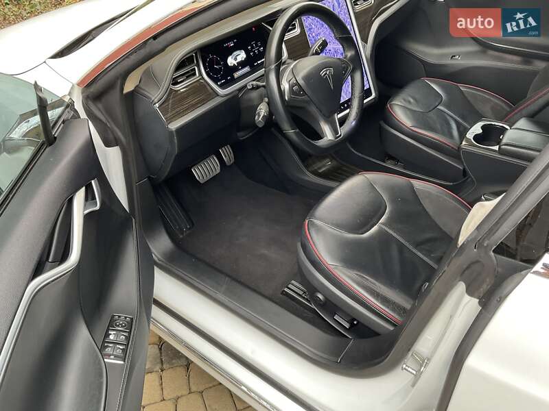 Лифтбек Tesla Model S 2014 в Львове
