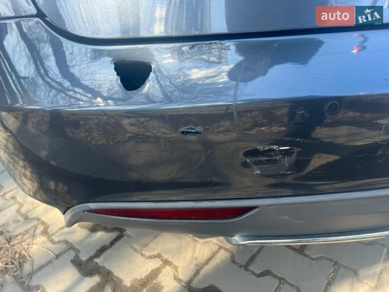 Лифтбек Tesla Model S 2015 в Львове