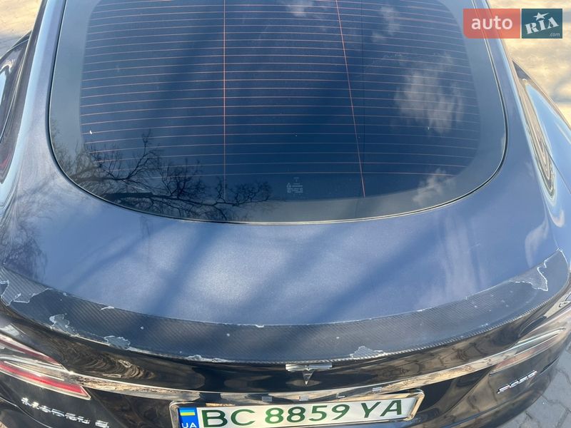 Лифтбек Tesla Model S 2015 в Львове