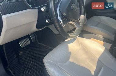 Лифтбек Tesla Model S 2015 в Львове