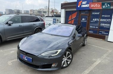 Лифтбек Tesla Model S 2016 в Киеве