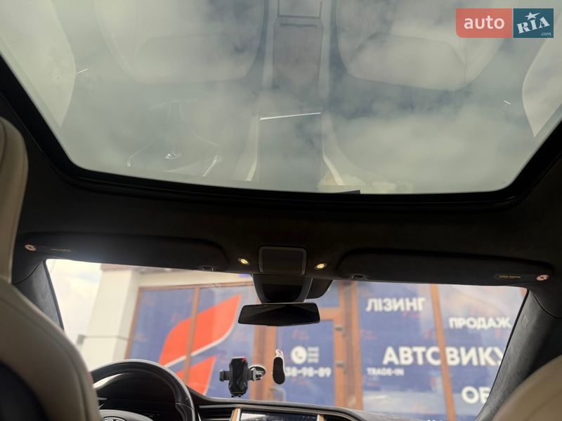 Лифтбек Tesla Model S 2016 в Киеве