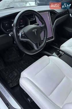 Лифтбек Tesla Model S 2018 в Львове