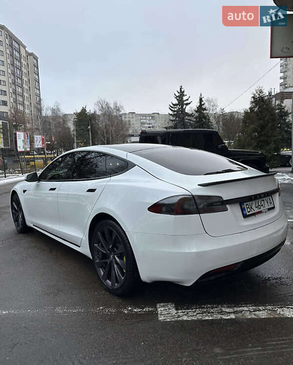 Лифтбек Tesla Model S 2018 в Львове
