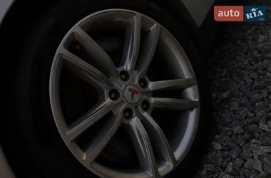 Лифтбек Tesla Model S 2014 в Дрогобыче