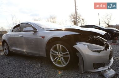 Лифтбек Tesla Model S 2014 в Дрогобыче