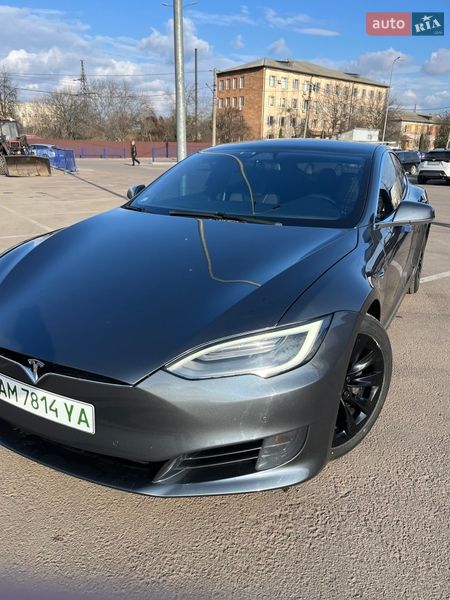 Ліфтбек Tesla Model S 2017 в Житомирі