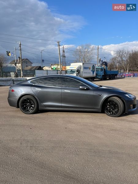 Ліфтбек Tesla Model S 2017 в Житомирі