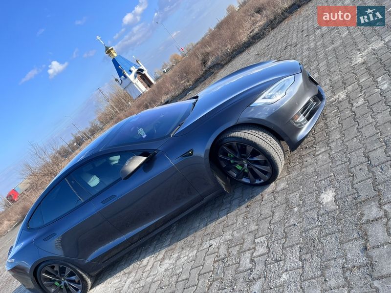 Лифтбек Tesla Model S 2018 в Борисполе