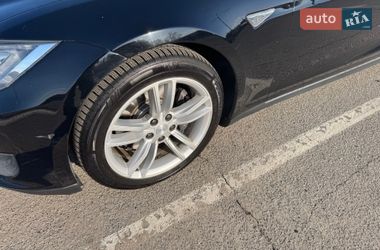 Лифтбек Tesla Model S 2014 в Киеве