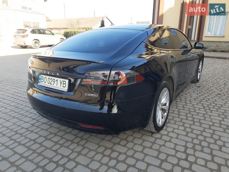 Лифтбек Tesla Model S 2017 в Тернополе
