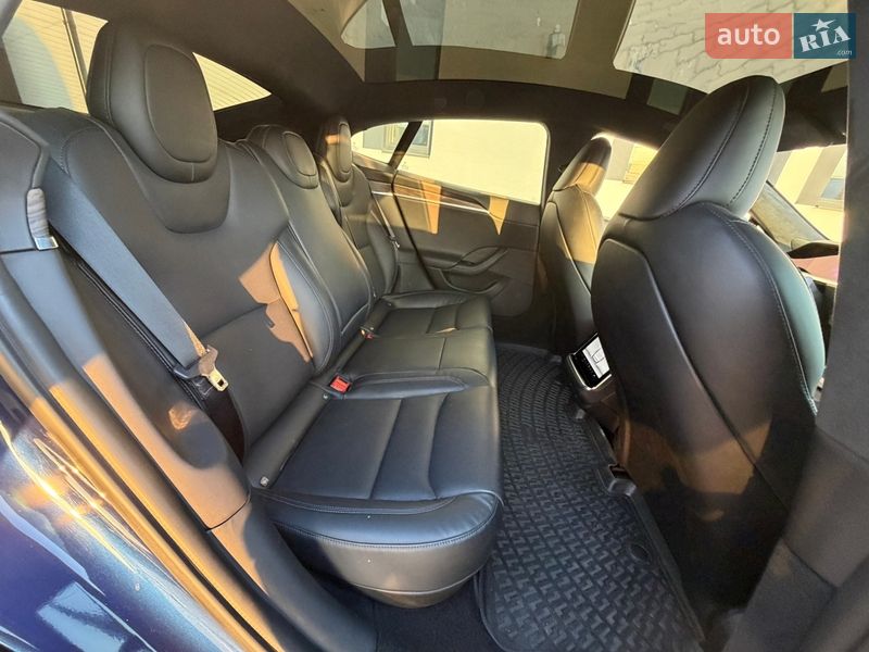 Лифтбек Tesla Model S 2022 в Львове