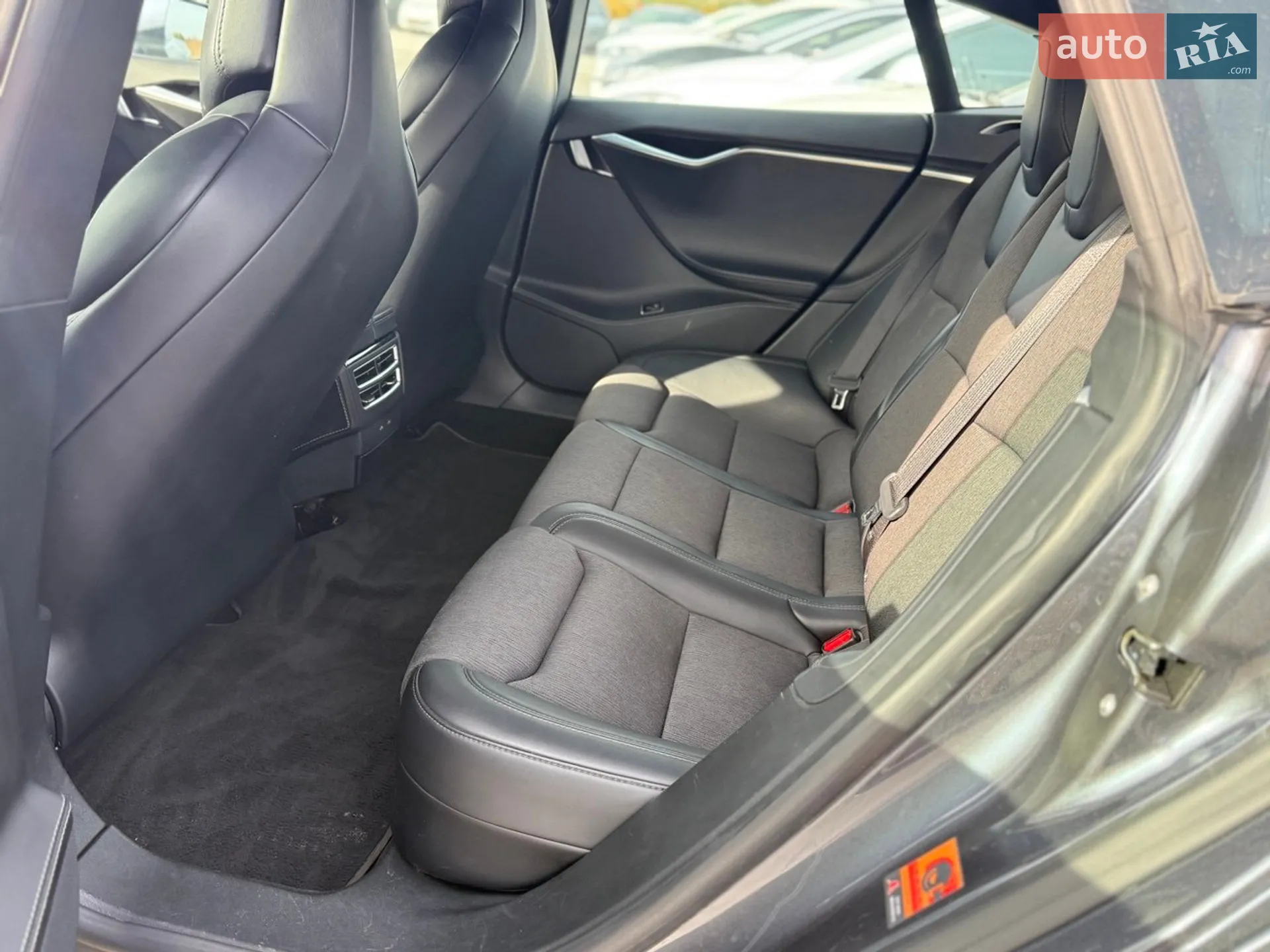 2018 Tesla Model S - мініатюра 9
