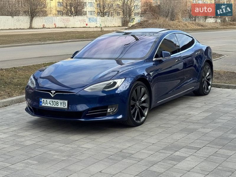 Tesla Model S 2017
